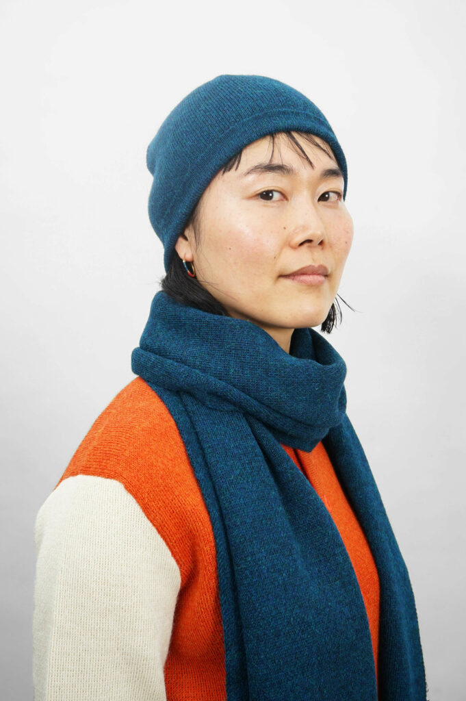 Yanagi scarf alpaca with matching beanie made of 100% Alpaca. The petrol high-quality knitwear design is by the Berlin based designlabel REH (GERMANY).