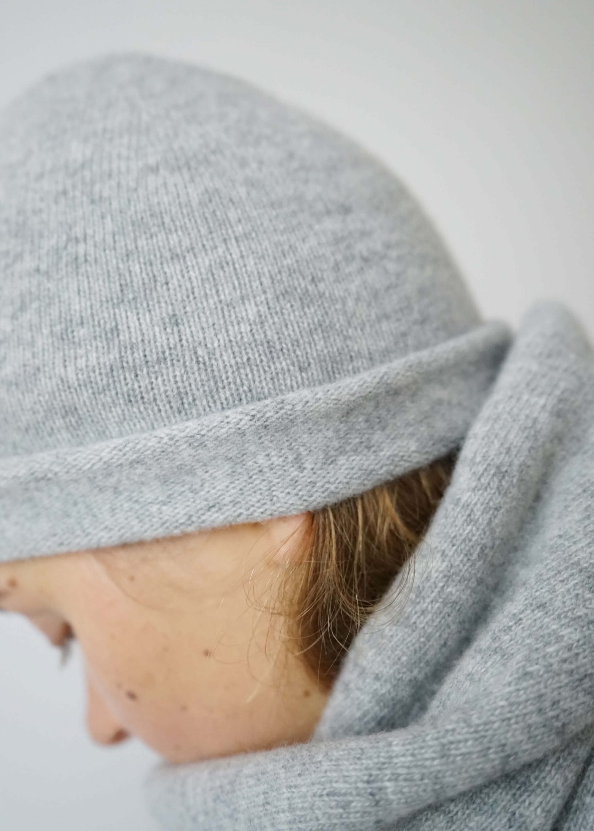 Product image for »Mist« Light Grey Beanie Felted Cashmere Merino