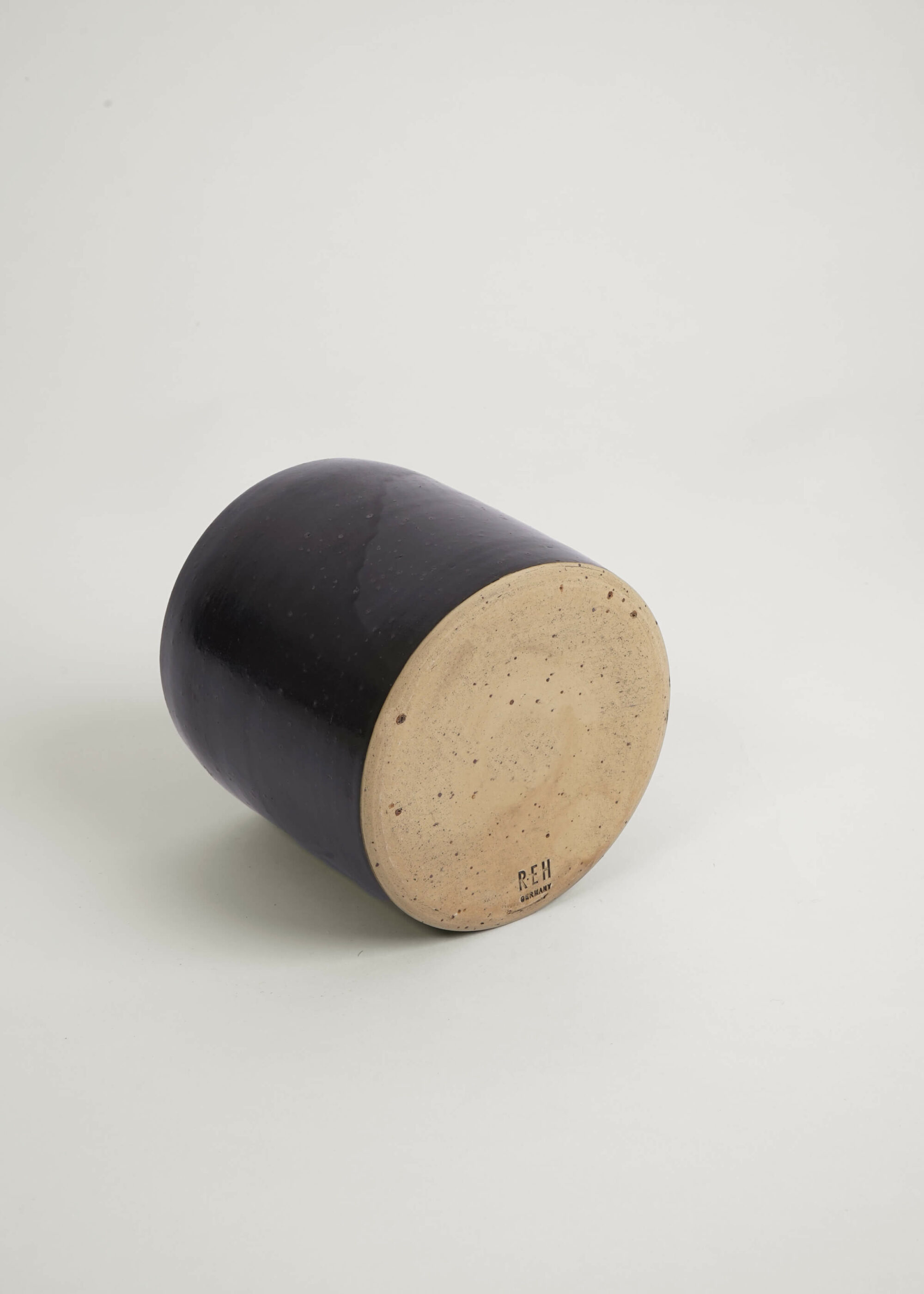 Product image for »Burri« Black Cachepot Ø 18 cm | Genuine Stoneware Ceramic