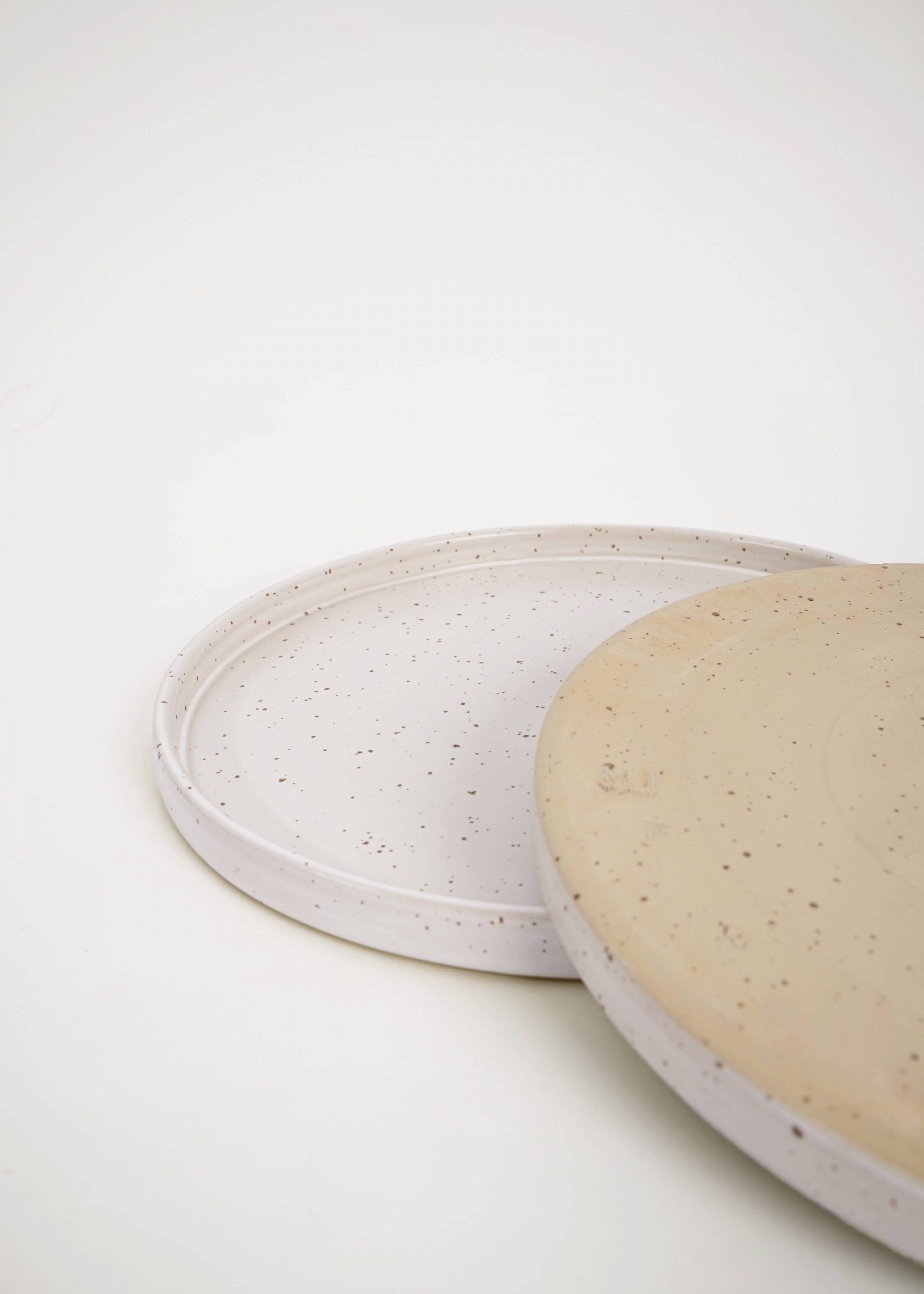 Product image for »Hotu White« Matt Stoneware High Rim Plate 27 cm