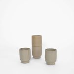 Tee- und Kaffeegeschirr aus minimalistischem grauem Steingut handgedreht in Deutschland