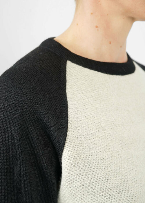 Product thumbnail image for »Neo« Reversible Sweater Alpaca | Black Ecru