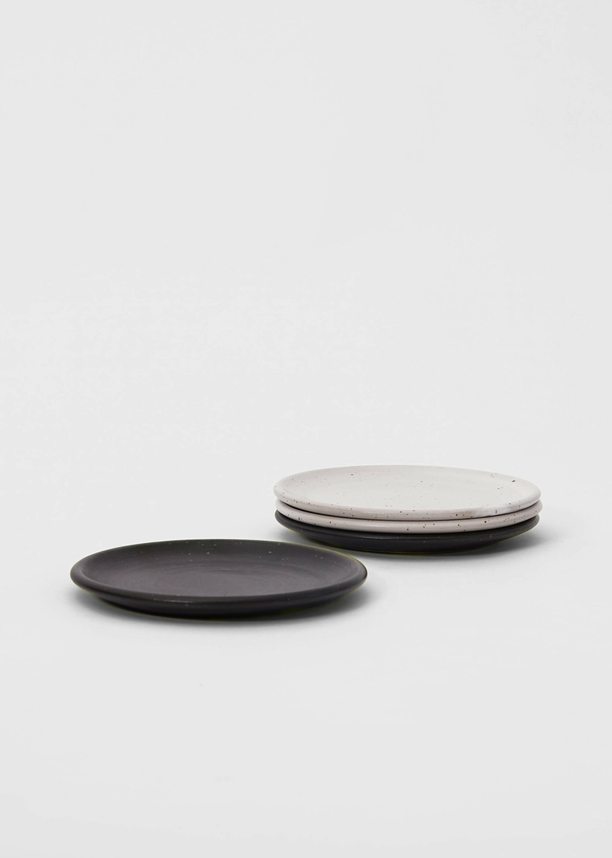 Product image for »Friedländer & Burri« White Black Saucer Plate 4-Set Ø 14 cm